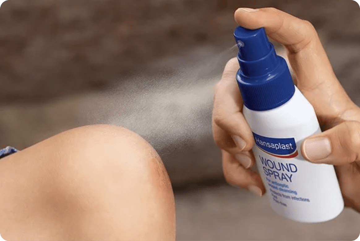 Cleanse with Hansaplast Wound Spray Image